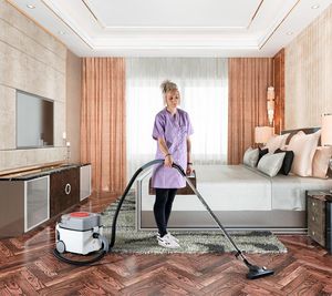 commercial vacuum cleaner