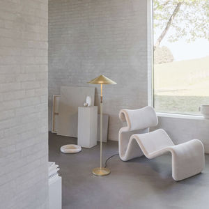 floor-standing lamp