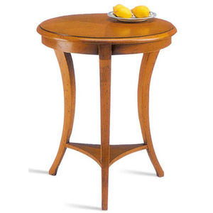 traditional pedestal table 1