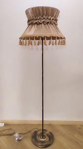 floor-standing lamp
