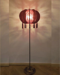 floor-standing lamp