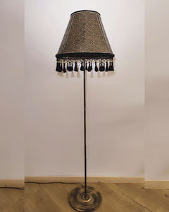 floor-standing lamp