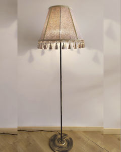 floor-standing lamp