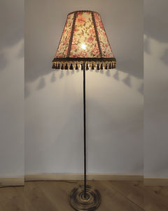 floor-standing lamp