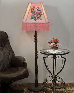 floor-standing lamp
