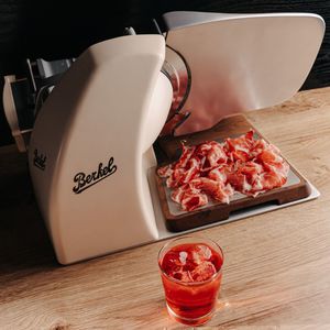 bread slicer