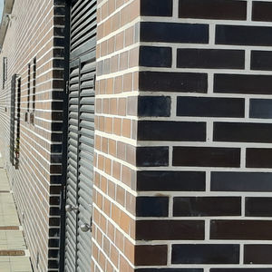 facade brick 1