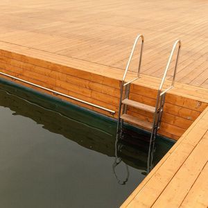 floating swimming pool