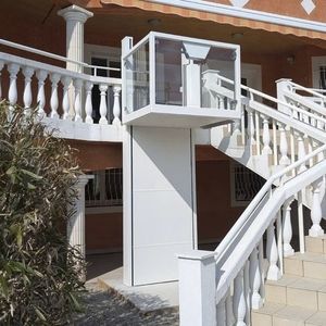 wheelchair lifting platform