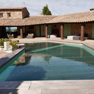 swimming pool with movable floor
