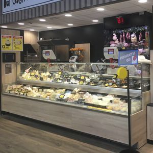 counter refrigerated display case