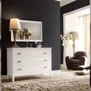 traditional chest of drawers