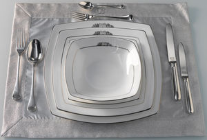 gourmet restaurant tableware