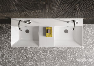 wall-mounted washbasin
