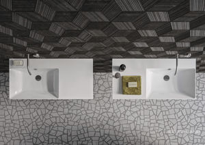 wall-mounted washbasin
