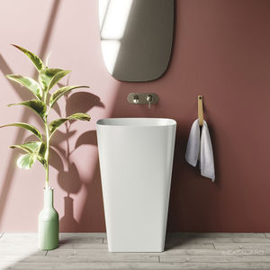 free-standing washbasin