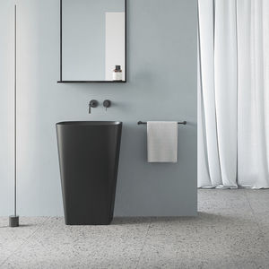 free-standing washbasin