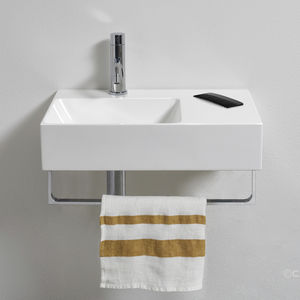 wall-mounted washbasin