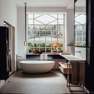 oval bathtub