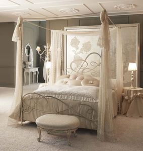 canopy bed