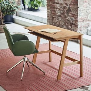 free-standing desk