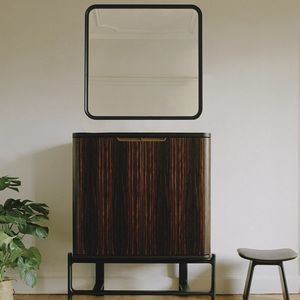 free-standing mirror