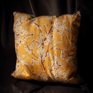 square cushion