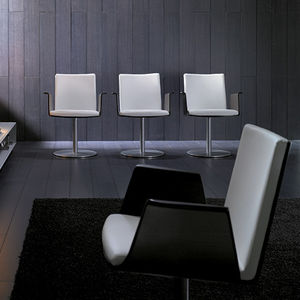 contemporary visitor chair