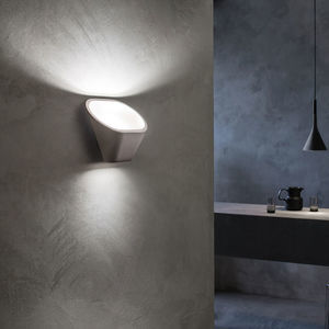 contemporary wall light