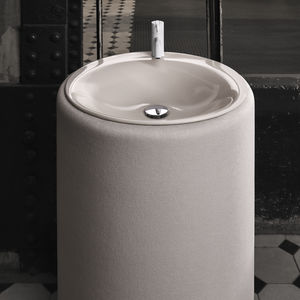 free-standing washbasin