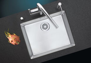 single-bowl kitchen sink
