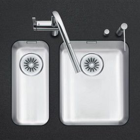double kitchen sink / stainless steel