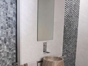 indoor tile / bathroom / wall / quartzite