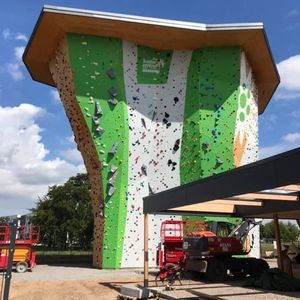 fixed climbing wall