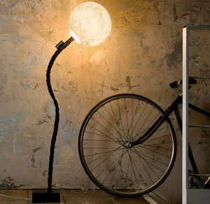 floor-standing lamp