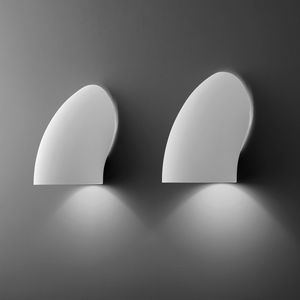 contemporary wall light