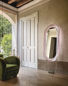 free-standing mirror