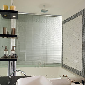 Venetian blinds / aluminum / chain-operated / sun protection