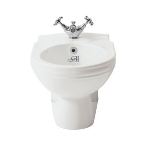 wall-hung bidet / porcelain