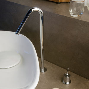 chromed metal washbasin spout