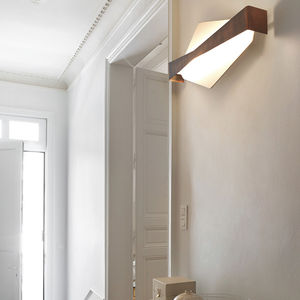 contemporary wall light