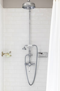 wall-mounted shower set 1