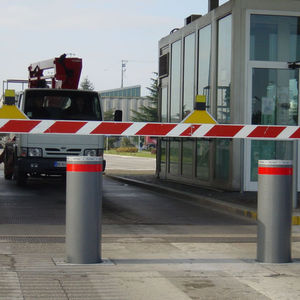 pedestrian bollard