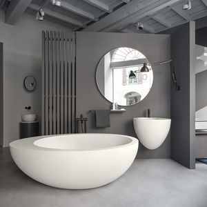 oval bathtub