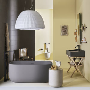 self-supporting bathtub