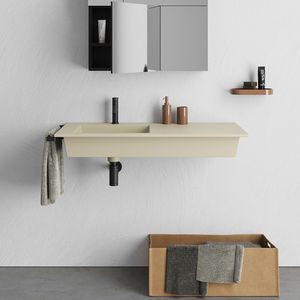 wall-mounted washbasin