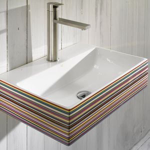wall-mounted washbasin
