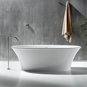 oval bathtub