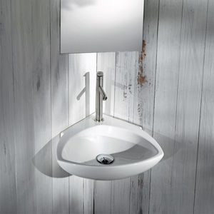 wall-mounted washbasin
