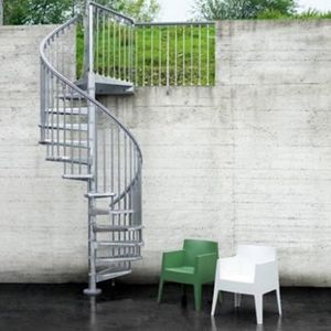 spiral staircase / steel frame / metal steps / without risers